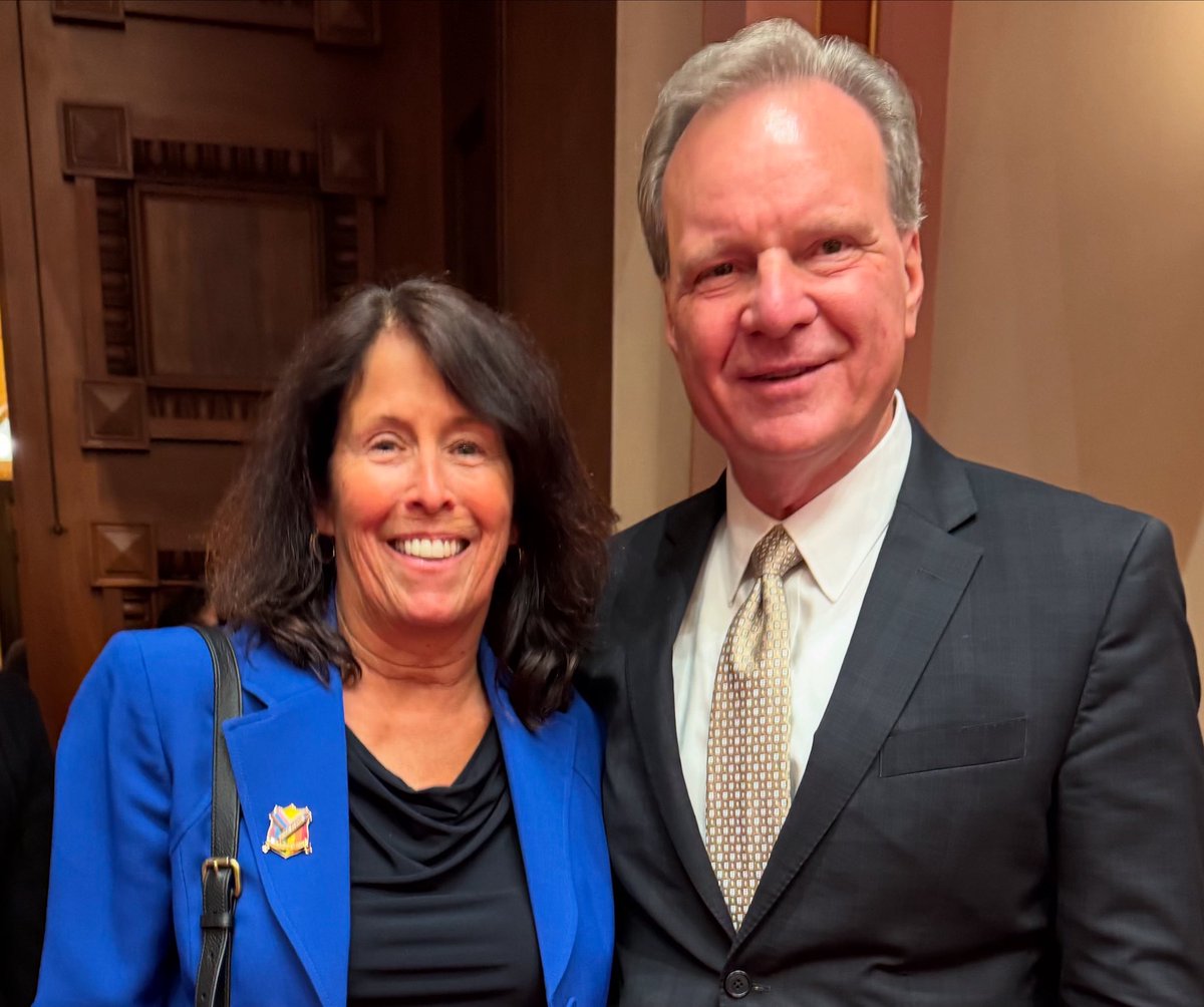 SenDaveCortese's tweet photo. #PrideHonoreesof2025 

Today on the Senate floor we celebrated @SCCgov ‘s former, longest serving Public Defender Molly O’Neal as one of the Pride Honorees of 2025! 

Every year the California Legislative LGBTQ+ Caucus invites honorees from around the state to the Capitol to be recognized for being such an inspiration. 

Today we passed Senate Resolution 48 proclaiming June 2025 as LGBTQ+ Pride Month and urging all Californians to join in the celebration!