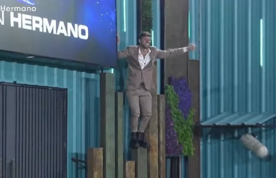 Sigo sin entender como semejante boludo que hizo la plancha durante medio año llego a la final 
#GranHermano