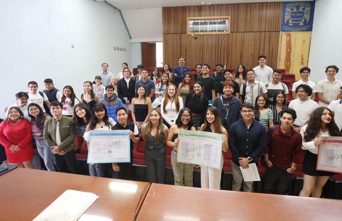 📅 Hoy, 23 de junio, Día de la Administración Pública, reconozco el trabajo de quienes han optado por una carrera en el servicio público.
Felicidades a mis alumnas y alumnos que ya forman parte de este ámbito o están en proceso de integrarse.

#AdministraciónPública #UNAM #FCPyS