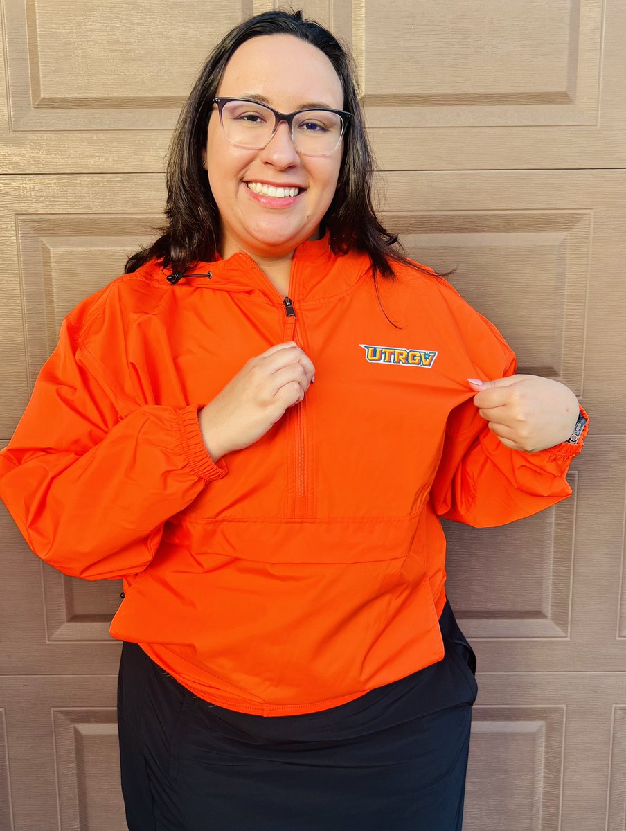MsFlores_Reads's tweet photo. Because language is power and education is liberation —officially a doctoral student in Curriculum &amp; Instruction with a focus on Bilingual Studies! Ready to uplift voices and transform classrooms. Vamos con todo! ✊🏽🇲🇽📘 #DoctoralDreams #EquityInEducation @utrgv https://t.co/GWfKqsbRiM