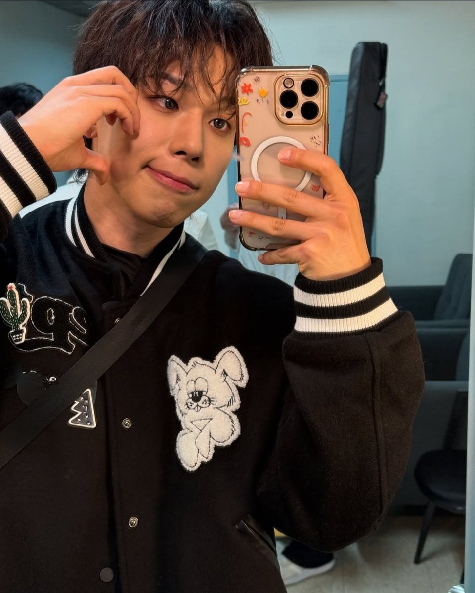UpdateKBoys's tweet photo. Feliz aniversário para o Boun (ex-TARGET), que hoje completa 29 anos! 🎉

#HAPPYBOUNDAY
#BOUN #바운 https://t.co/gB9oCXGUgC