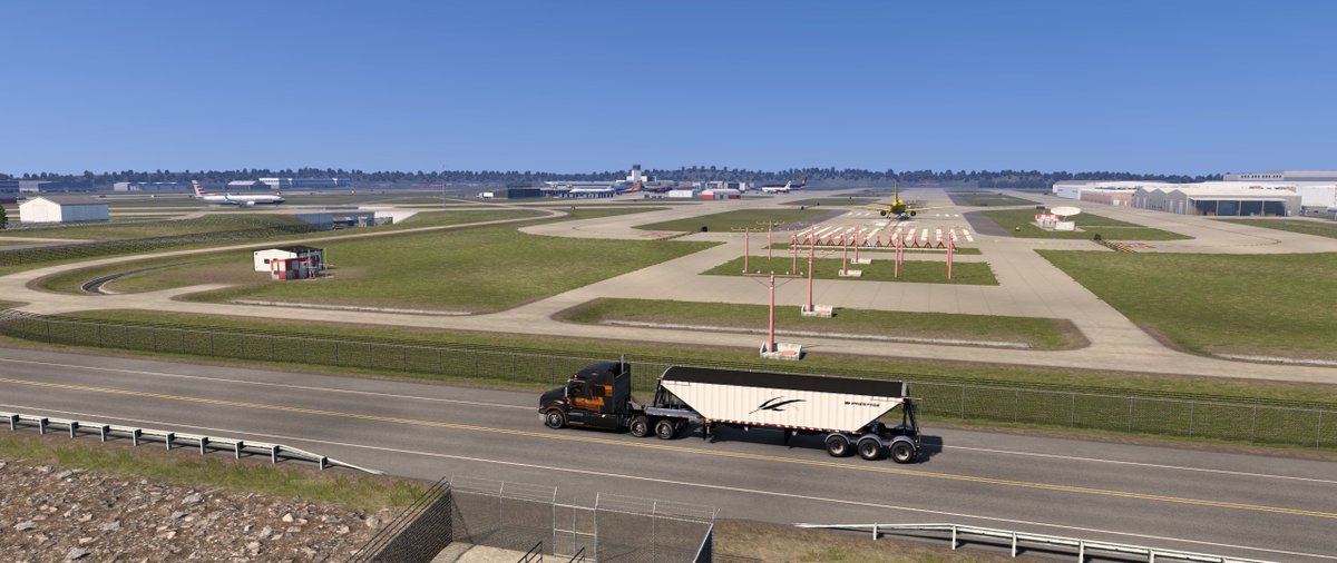 P_Nezzie's tweet photo. I made a video of this trip from Pine Bluff to the airport in Little Rock. Are they going to ship these soybeans by plane? We're NCArgo. Of course we can load soybeans on our An-225. (#YSFlight reference)
#AmericanTruckSimulator https://t.co/1nhOmjxtkZ