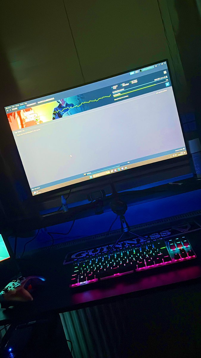 Hey how is everyone havent posted in a while 💙💙