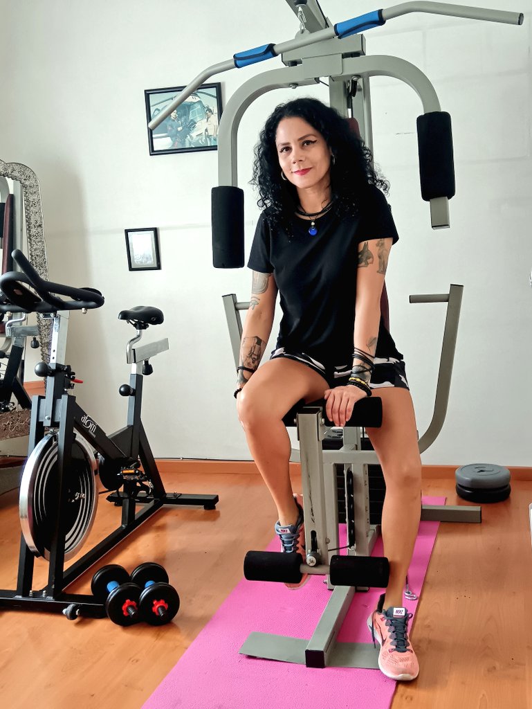 Al menos hoy salió el sol 10 min ☀️pero no se secan mis 🩲🩳🤣.. salud❗ #ejercicio