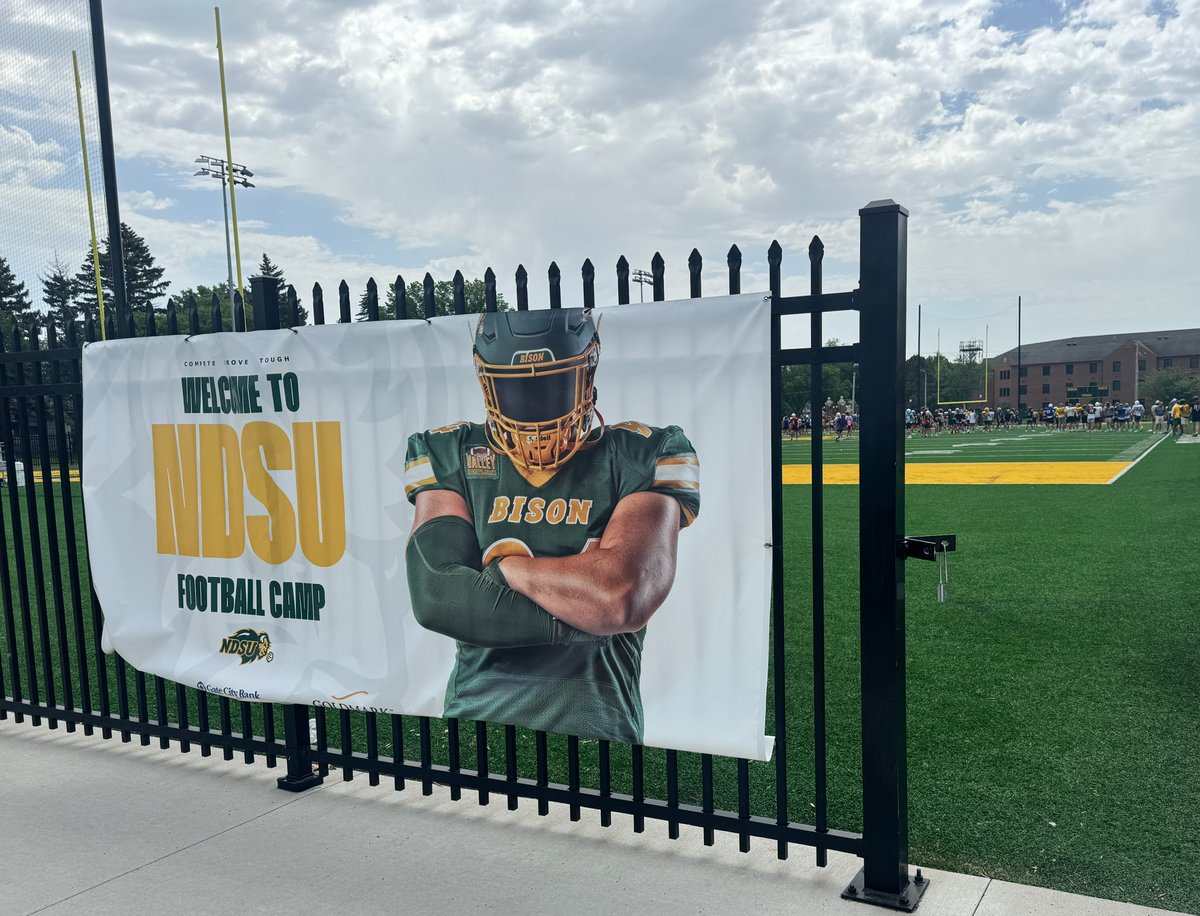 Matteo_lortie18's tweet image. This weekend was🔥! @NDSUfootball Indy Camp did not disappoint. Great to meet @CoachTimNDSU, appreciate your time. Blessed to work with Coach @JoeBeschorner to improve my game and QB IQ. Fargo definitely impressed this California QB!
@MisterLilly @LHSCOWBOY_FB @KTPrepElite…