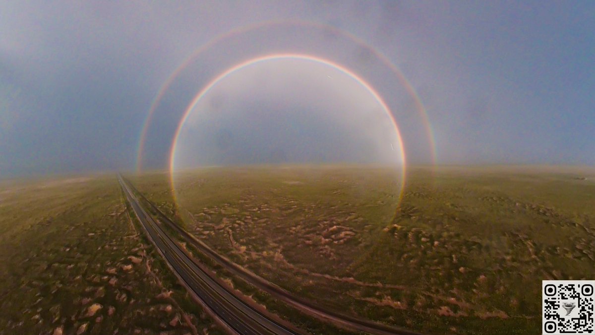 brianemfinger's tweet image. Wow Amazing bright rainbow near Roswell tonight! Put drone up high enough at that sun angle to catch the full circle rainbow! 🌈 #rainbow #nmwx