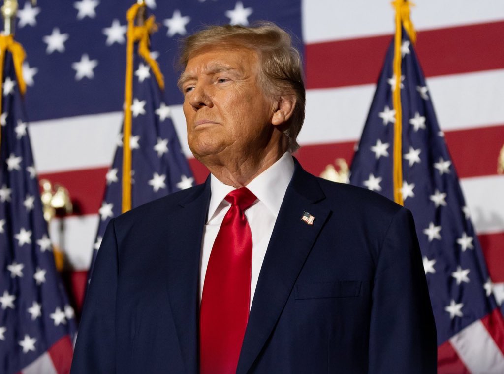 🚨 Israel e Irán vinieron a mí y dijeron "paz", asegura Donald Trump.

Luego de que Irán negara el alto al fuego anunciado por Trump, el presidente de Estados Unidos afirma que ambos países hicieron el llamado a la paz.

"Verán amor, paz y prosperidad en sus futuros".