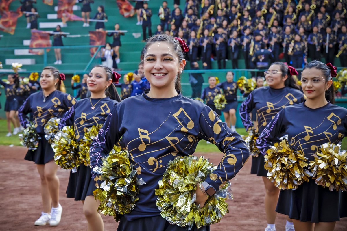 secti_edomex's tweet photo. A nombre del Gobierno de la Maestra @delfinagomeza, el secretario Miguel Ángel Hernández Espejel dio la bienvenida a esta gran fiesta del talento juvenil.

⚽️Porque el deporte no solo fortalece el cuerpo: también forma carácter, enseña valores y une a la juventud de todo el país. https://t.co/3UymnCUMUy