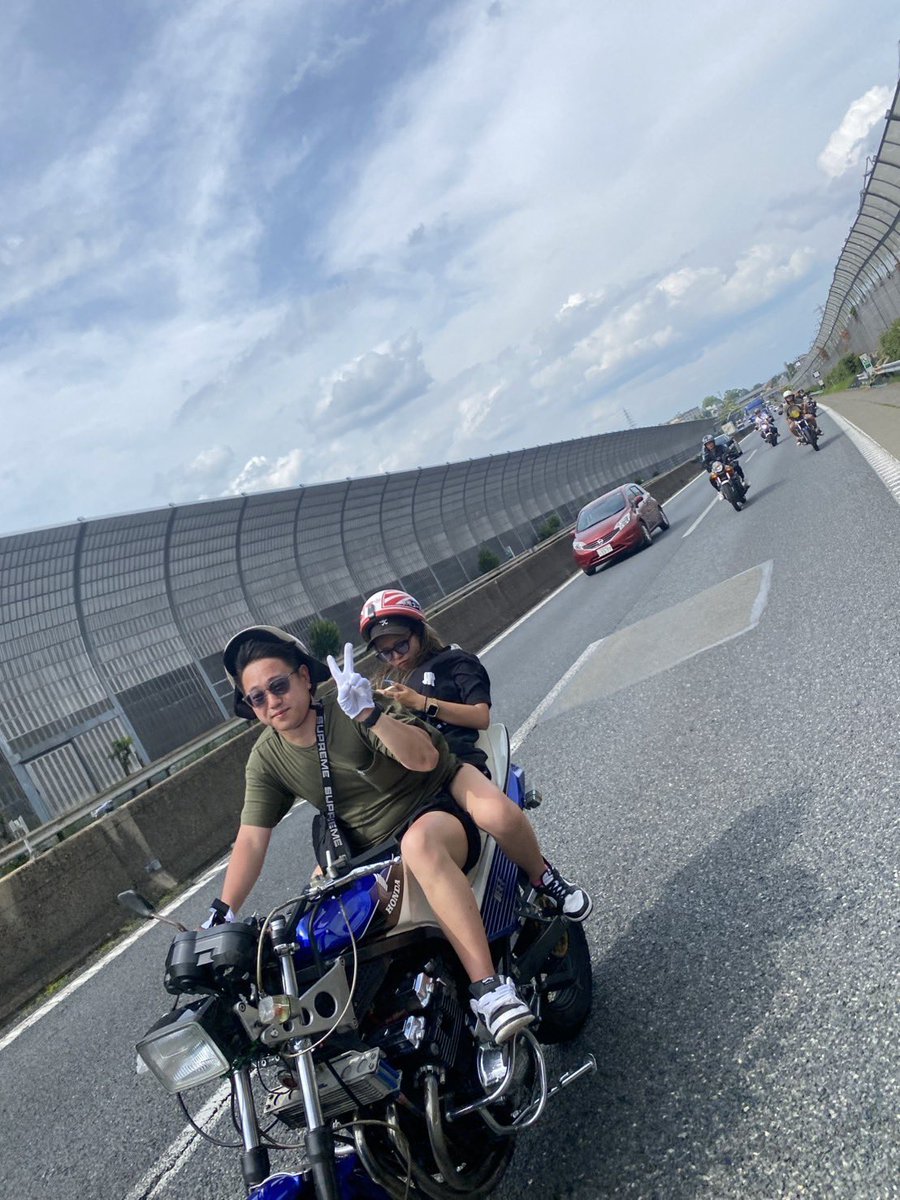 CHINA64202's tweet photo. 俺なんかむっちゃデブじゃない？笑 https://t.co/VDzeUYOE1h