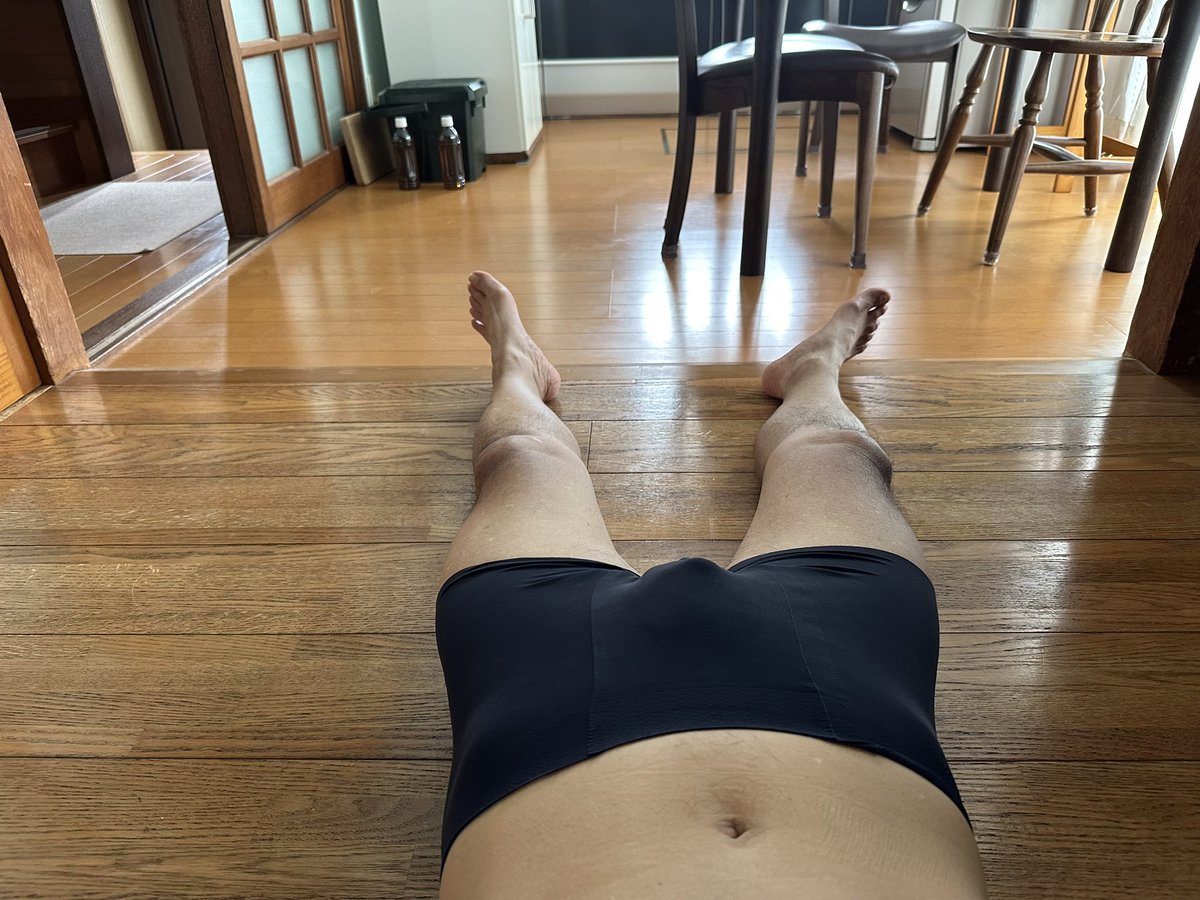 テニスから帰って汗💦びしょびしょ
ほとんど見せない肌色です