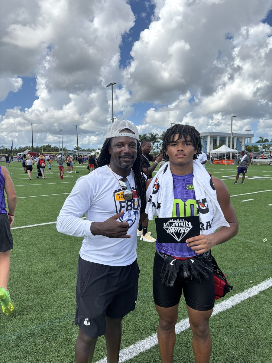 Gavin walker (@gavinballout) on Twitter photo Blessed to receive an invite to the UA All-American 8th Grade Game!
Thank you to
<a href="/KoreenBurch/">Koreen Burch</a> <a href="/D_Marc11/">DaMarcus Ganaway Sr.</a> <a href="/UANextFootball/">All-America Game</a> <a href="/UnderArmour/">Under Armour</a> <a href="/WeAre0wensboro/">Owensboro Middle School Football</a> and everyone who’s helped me get to this point. This is just the beginning! 💎
<a href="/Aspirationsgym/">C.Vaughn@Aspirations</a> <a href="/vincemarrow/">CoachMarrow</a> <a href="/Cox83Caleb/">Caleb Cox</a> Blessed to receive an invite to the UA All-American 8th Grade Game!
Thank you to
<a href="/KoreenBurch/">Koreen Burch</a> <a href="/D_Marc11/">DaMarcus Ganaway Sr.</a> <a href="/UANextFootball/">All-America Game</a> <a href="/UnderArmour/">Under Armour</a> <a href="/WeAre0wensboro/">Owensboro Middle School Football</a> and everyone who’s helped me get to this point. This is just the beginning! 💎
<a href="/Aspirationsgym/">C.Vaughn@Aspirations</a> <a href="/vincemarrow/">CoachMarrow</a> <a href="/Cox83Caleb/">Caleb Cox</a>