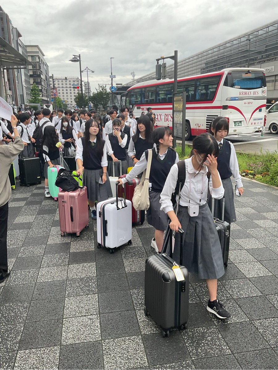 kouyou_hs's tweet photo. 2年生は本日より北海道研修旅行です!元気に行っていきます! https://t.co/Npz555rjFc