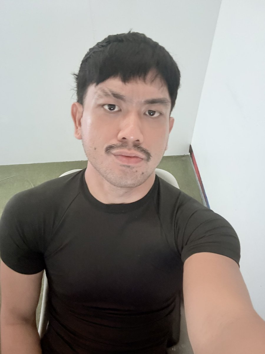 lord_morpheus11's tweet photo. Ka boring gd ni ya sang akon nga pamiste ah. Halin Lunes dangat Dominggo, puro nalang BLACK Shirt? Wala gakawad-an black shirt, Morpheus? #ThankGoditsTuesday
#WW3iscoming?
#Prayingforworldpeace https://t.co/lzIZnGFCvz