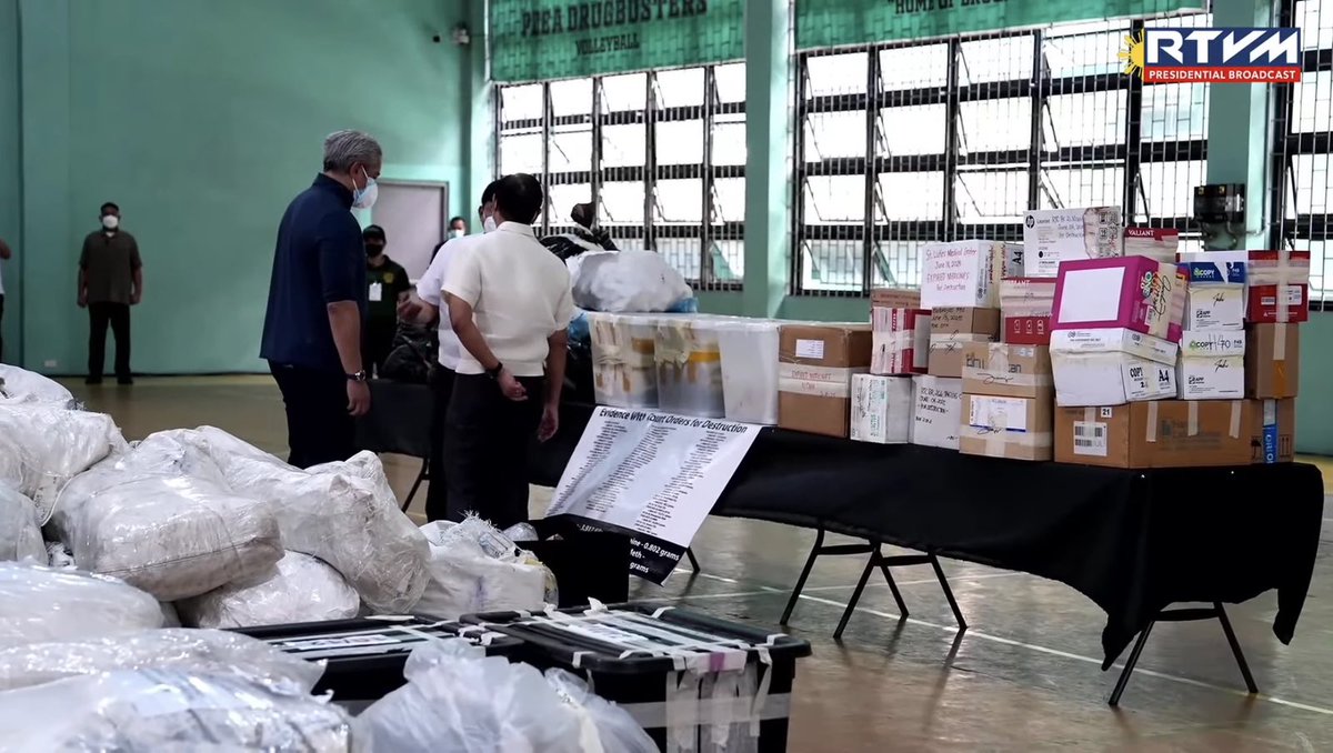 FLOATING SHABU RECOVERED

LOOK: President Bongbong Marcos inspects confiscated illegal drugs, including the ₱8.87 billion worth of recovered floating shabu.

Local fisherfolk discovered the shabu packs drifting in the waters of Zambales, Pangasinan, Ilocos Norte, Ilocos Sur, and