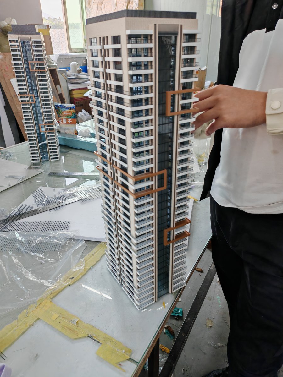 HaruLHAMODEL's tweet image. ✨ Every small detail contributes to the creation of a successful model. ✨
This is the daily routine of our factory. Everyone is dedicated to creating a masterpiece. 😊 
#scalemodels #architecturalmodel #retailmodel
#architecturemodelmaking #modeler #modelmaking 
#Architektur