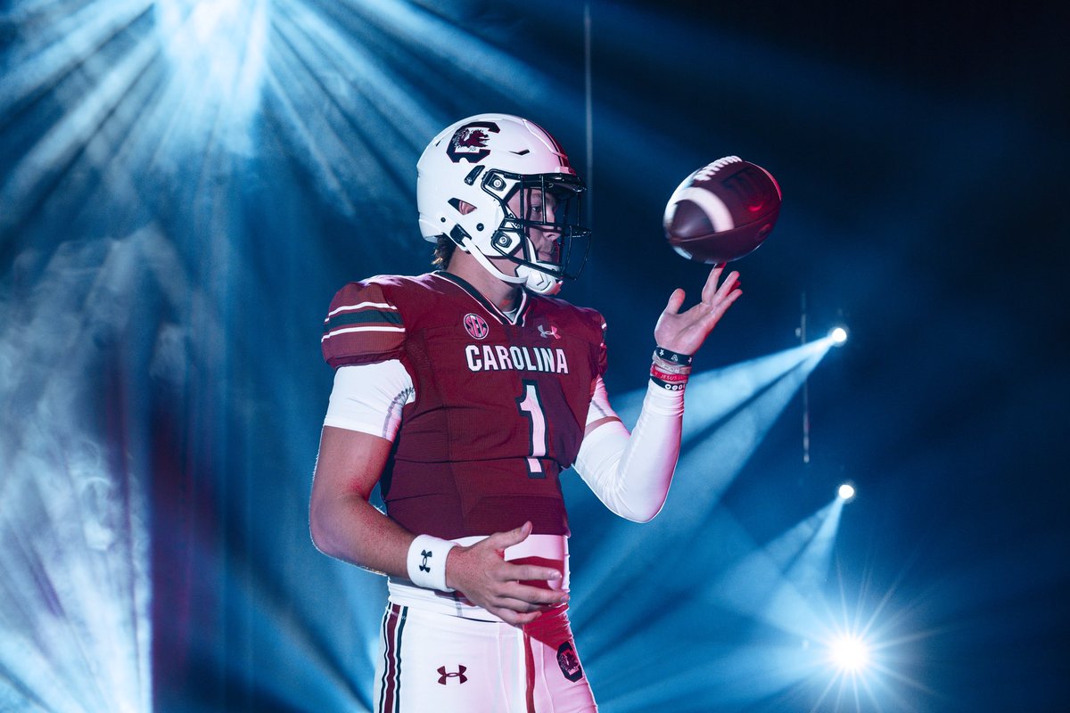 t_riley5's tweet image. Awesome OV in Columbia this past weekend! Big thank you to all the amazing USC coaches and staff for hosting! @CoachSElliott @CoachSBeamer @GamecockFB