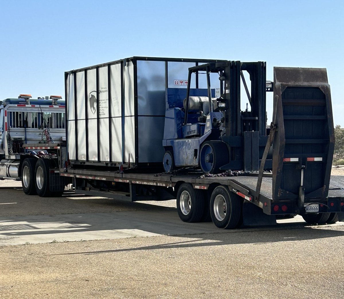 EllisonTech's tweet image. Monthly machine deliveries are out! 🚚💨 Thanks for choosing Ellison Technologies to power your business. 

#EllisonTech #Deliveries #Tech