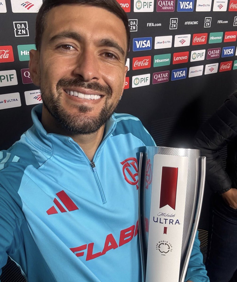 CentralFlaNacao's tweet photo. HOJEEEE TEM FLAMENGOOOOOOOOOOOOOO

O PRIMEIRO CLASSIFICADO PARA AS OITAVAS DA HISTÓRIA DO MUNDIAL, E EM PRIMEIRO LUGAR! 

VAMOS PARA MAIS UM!!! VAMOS FLAMENGOOOOOOOOO https://t.co/IV839nOt3k