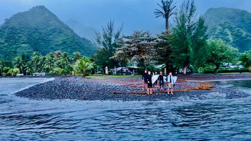namidensetu's tweet image. 6/22 Tahiti Day

Boyz @ Teahupoo Tahiti French Polynesia

本日のチョポ、昨日に引き続き雨風の３〜４〜チャンキージャンクコンディション。

📸現地レポート👇
namidensetsu.com/news/naoya_kim…

#Teahupoo #Tahiti #チョポ #TahitiDailyClip #サーフィン #波伝説