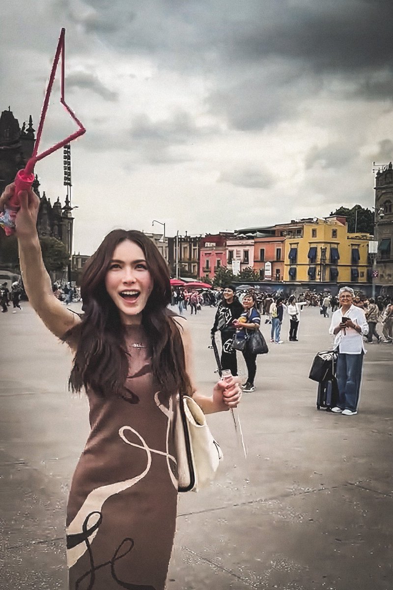 มอนิ่งเจ้าคนเก่ง ขอให้วันนี้เป็นวันที่ดีของหนู ขอให้หนูมีสุขภาพกายสุขภาพใจที่แข็งแรง มีสติ ขอให้หนูได้ใช้ชีวิตในแบบที่ชอบพร้อมกับได้ทำงานที่รักอย่างมีความสุข จะทำสิ่งใดก็ขอให้ราบรื่น ปลอดภัย สำเร็จทุกประการ บุญรักษา เทวดาคุ้มครอง เดินทางกลับประเทศไทยอย่างปลอดภัยนะคะ 🤍