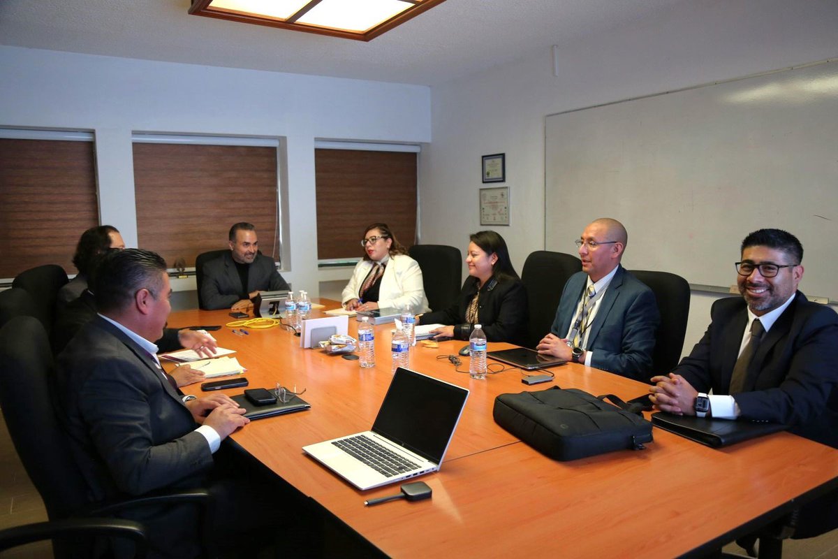 OSFEM_oficial's tweet photo. La Auditora Superior de Fiscalización del #OSFEM, Liliana Dávalos Ham, y el titular de la Agencia Digital del Estado de México, David Villanueva Lomelí, reiteraron su plena colaboración para fortalecer, desde el ámbito de su competencia, la coordinación interinstitucional. https://t.co/droHNKXq3k