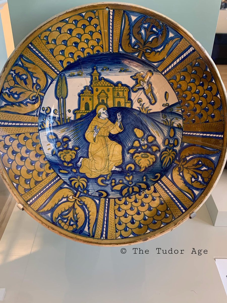 TudorAge1973's tweet photo. #TudorTuesday
Lustre plate with St Francis of Assisi
Deruta, Italy
c1550-1570
In Renaissance Italy, pottery from Deruta became famous for its splendid metallic lustre decoration.
#Pottery #Plate #LustrePlate #Deruta #Renaissance #Italian #Italy #History https://t.co/Scja8sioWV