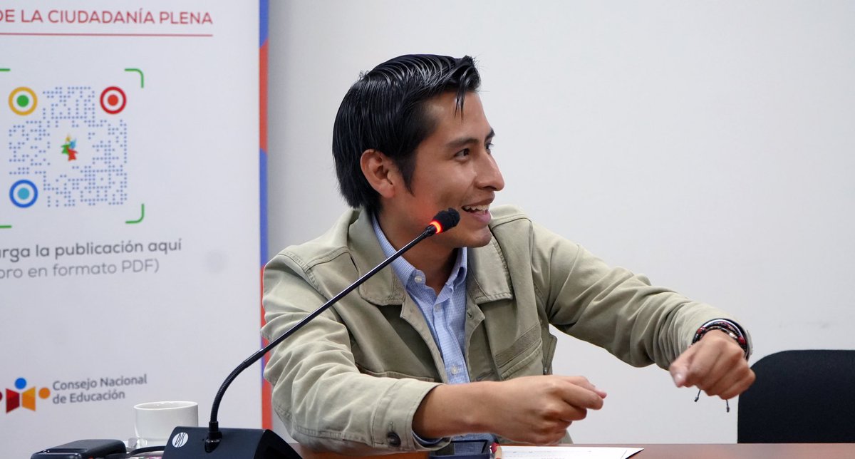 MauricioPahuara's tweet photo. Durante el evento, compartimos la voz de las juventudes que creemos que la ciudadanía se construye desde los territorios, las escuelas y las comunidades, garantizando espacios reales donde adolescentes y jóvenes podamos participar y decidir. ✊🏽

🧵2/3 https://t.co/kbLCJGYJzI