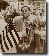 HistoriaCAP's tweet image. 🗓️#UnDíaComoHoy de 1915, nacía Hugo Bagnulo
🏆Campeón Copa Libertadores de América en 1982
🏆Copa Intercontinental de Clubes en 1982
🏆6 veces Campeón Uruguayo en 1958, 1959, 1973, 1974, 1975 y 1982
⭐DT campeón de la 4ta libertadores del club