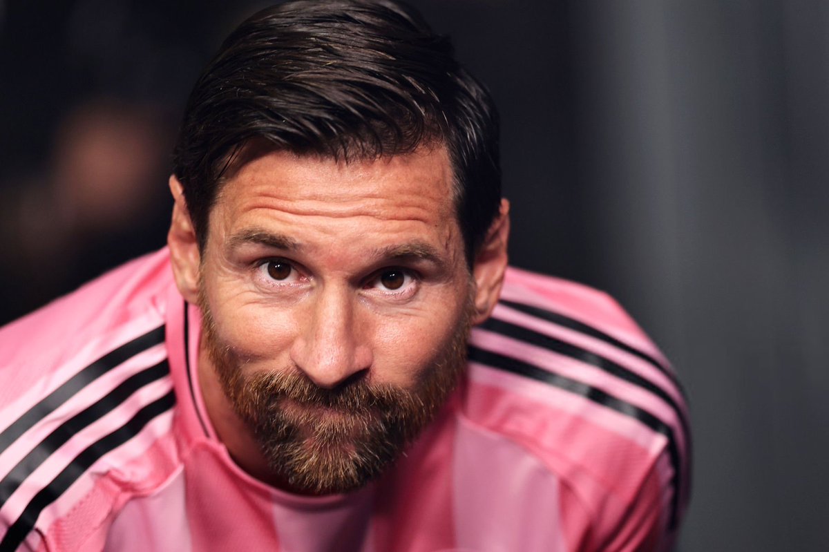 الأعظم في التاريخ لم يسبق له الخروج من دور المجموعات طِوال مسيرته 🐐