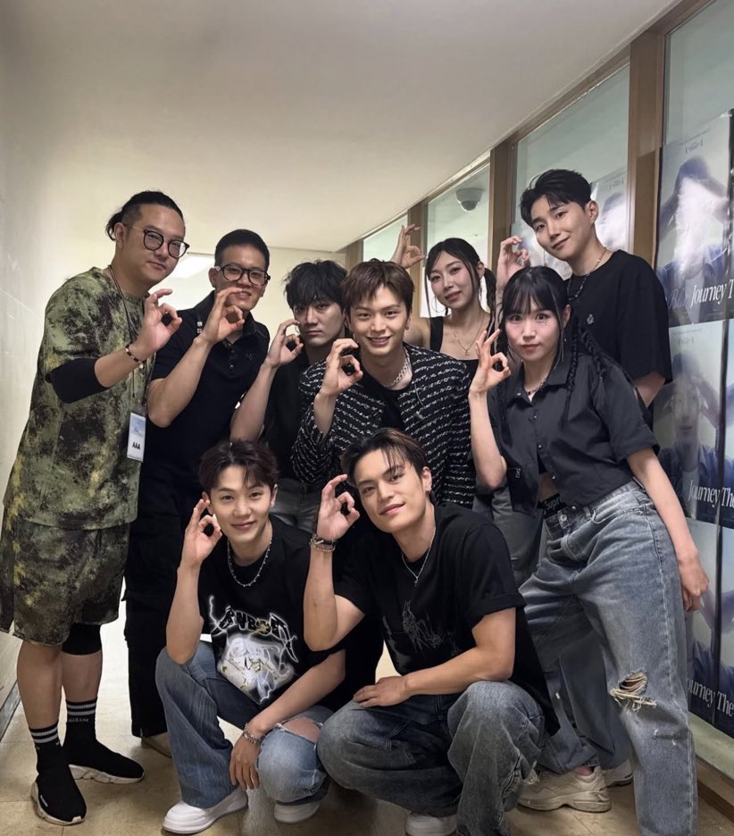 yfieee_'s tweet photo. The same dance team. :) https://t.co/LE2rcSlTYn
