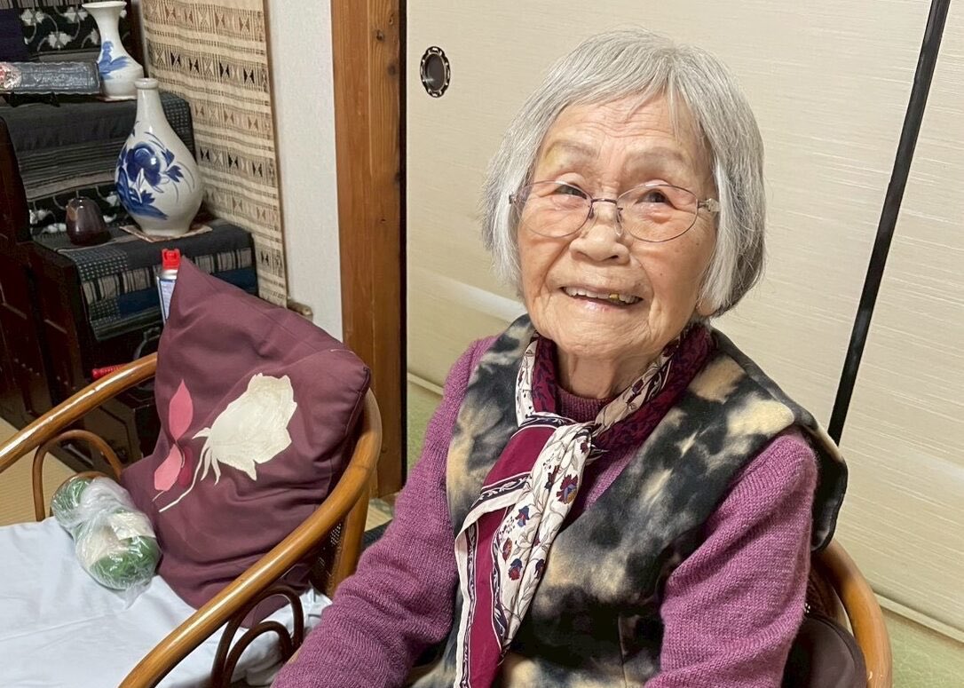 baachanshinbun's tweet photo. 牛乳パックアーティストのミルクぱく子さんの記事です。「わたしのおばあちゃん」を更新しました。私の「作るれ楽しさ」の原点はおばあちゃん。こんな人になりたい…私の憧れです。
記事はこちらから
https://t.co/q9bxu1syVF https://t.co/d2VrLDB5kr