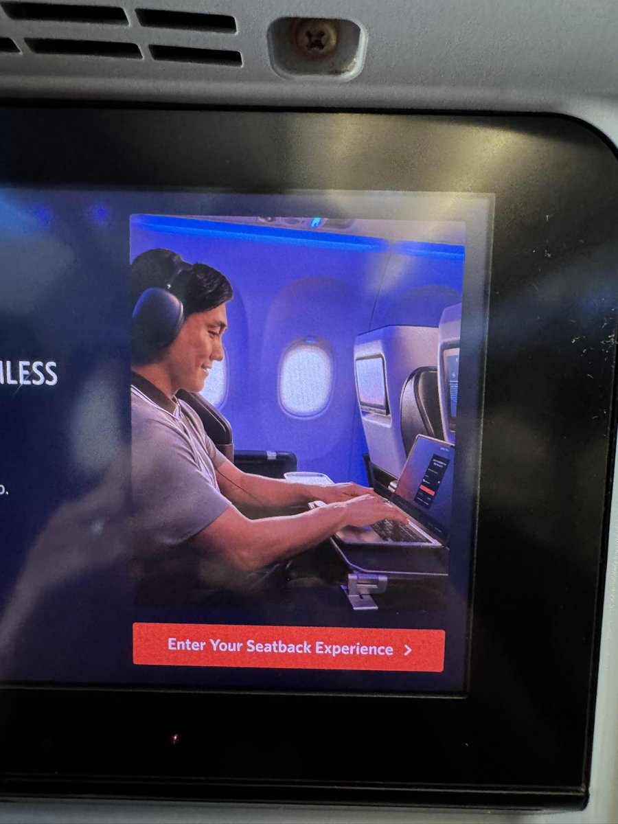OnlineCarlo's tweet photo. after a last minute ticket, deplane and hour+ delay — time to lock in like it’s a trifecta  @Delta x @SpartanRace https://t.co/mCPoa1galE