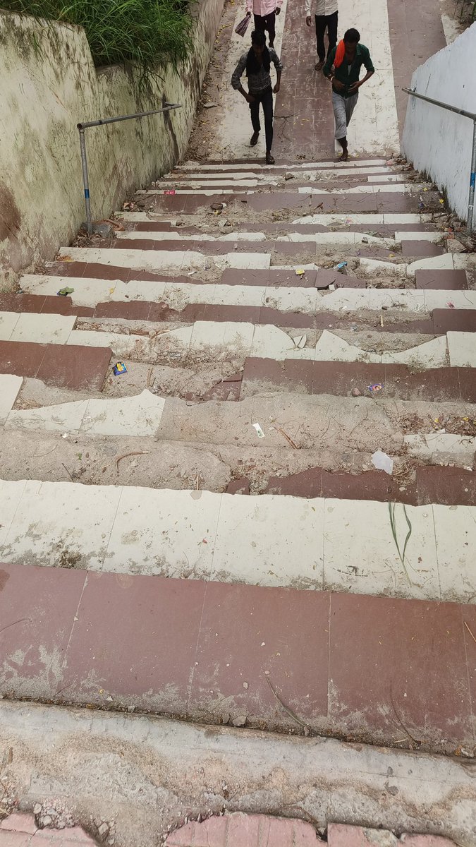 IhmNiti's tweet photo. This is the witnesses of the level of corruption in the railway, before 6 months this tile was placed on the entrance stair of Chander Nagar Halt,Ghaziabad. Now all the tiles are broken. Yesterday one of the senior citizens fell down and got injured.@RailwaySeva @AshwiniVaishnaw https://t.co/jFGMmVRL5h