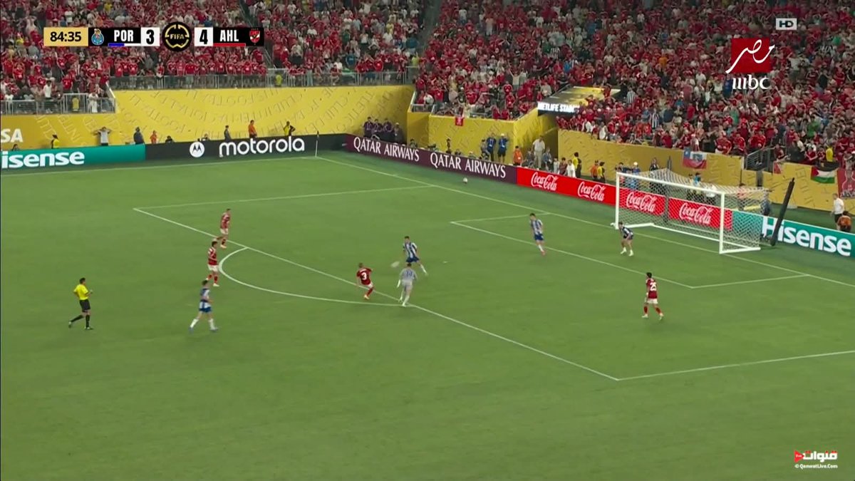 آنِتٌيَ مًعٌلَمًهّ 
فُيَ آلَشُيَآکْهّ وٌآلَأنِآقُهّ
 نِظُرهّ مًنِکْ آقُوٌيَ طِآقُهّ
وٌآخِدٍهّ جّآيَزٍهّ فُيَ آلَلَبًآقُهّ
 بًنِتٌ نِآسِ مًتٌعٌلَمًهّ