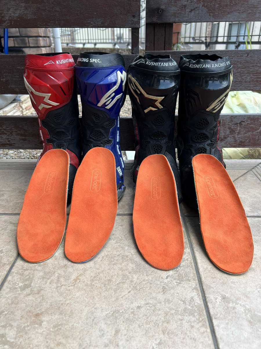okadahinata_21's tweet photo. オーダーメイドのKinefootインソール!
硬さや厚み、素材まで全て自分好みに
僕は足首の可動域が広がるのを走行中に実感!
バイクだけでなく様々なスポーツに最適です!
お値段も手頃なので、イベントで見かけたらぜひ!
〒542-0012 大阪市中央区谷町6-5-2 稲垣ビル1F
#kinefoot #kinefootインソール https://t.co/pVhxuKgR9A