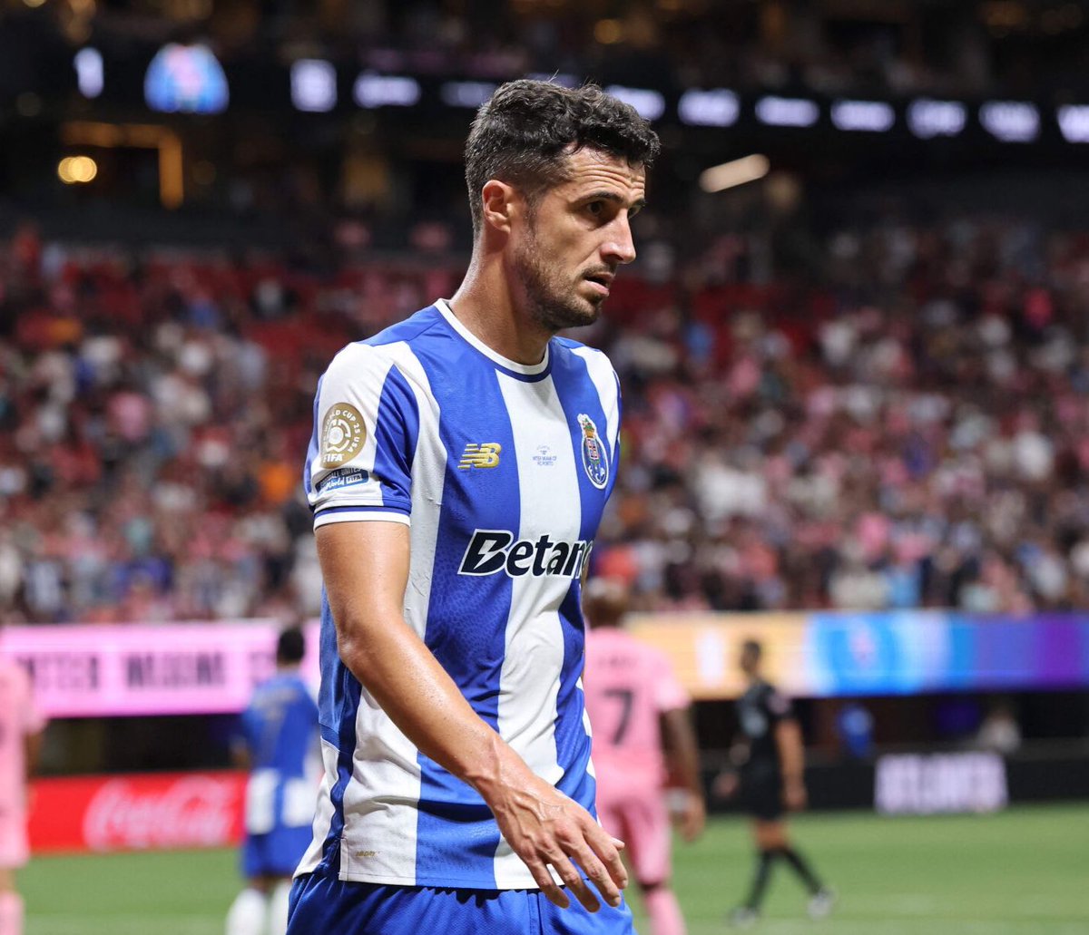 desarme_tatico's tweet photo. Um dia ainda irei perceber como é que o nome de Iván Marcano é tão mal visto pela massa associativa do FC Porto. Profissional de excelência, capitão e um exemplo de dedicação.

Este jogo, principalmente defensivamente e após tudo o que passou, é digno de registo. https://t.co/wl25lZeX2o