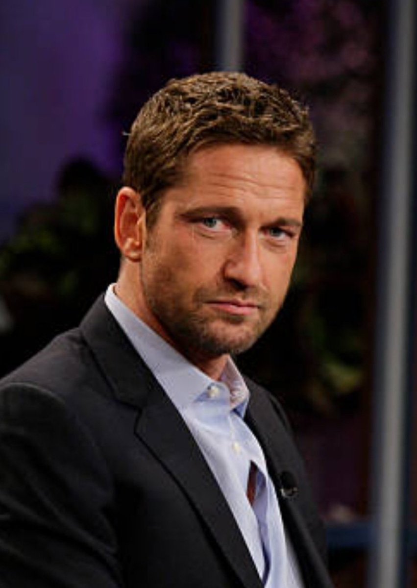 _GerardButlerX's tweet photo. Good night. Gerry🌛

#gerardbutler https://t.co/zlrzsHcxC9
