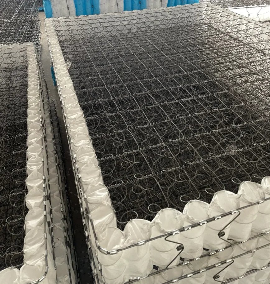 LowBenson1's tweet image. Pocket spring + bonnel spring mattress? #mattress #pocketspringmattress #springmattress

📷