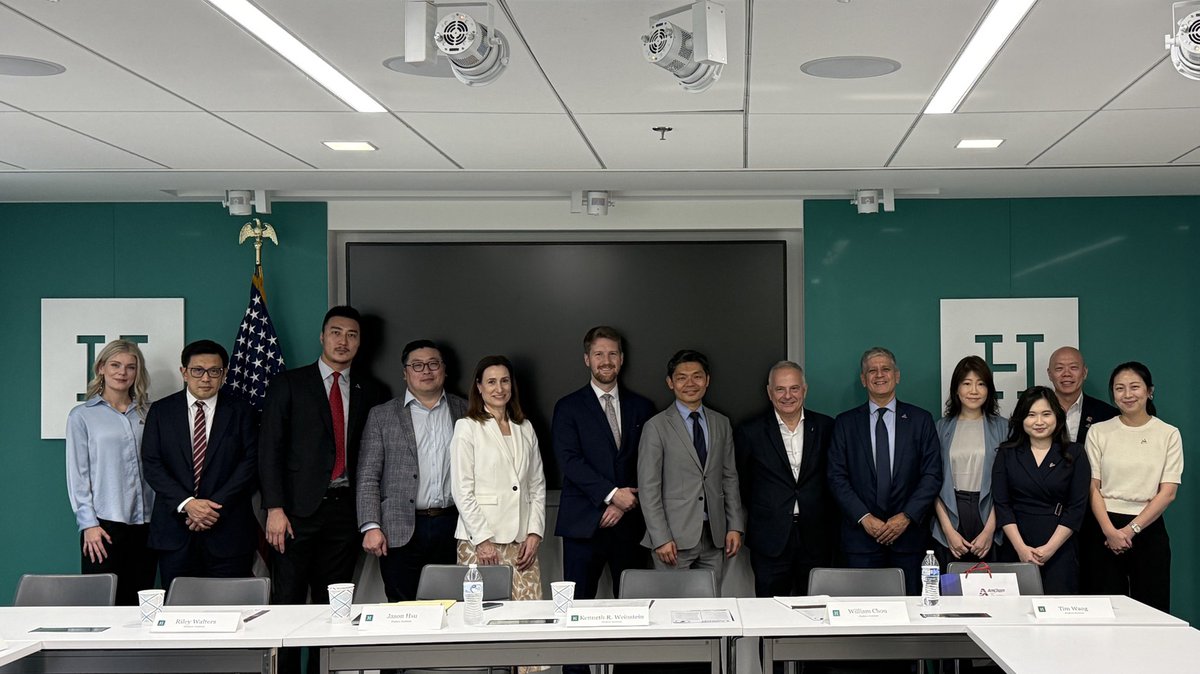 Day 1 in D.C. completed. We met with <a href="/USTradeRep/">United States Trade Representative</a> , the State Department, <a href="/HudsonInstitute/">Hudson Institute</a> , and <a href="/Heritage/">Heritage Foundation</a>  to highlight Taiwan's tole in building resilient and fair trade systems. Many more meetings to come! #Doorknowck2025 #TaiwanMatters