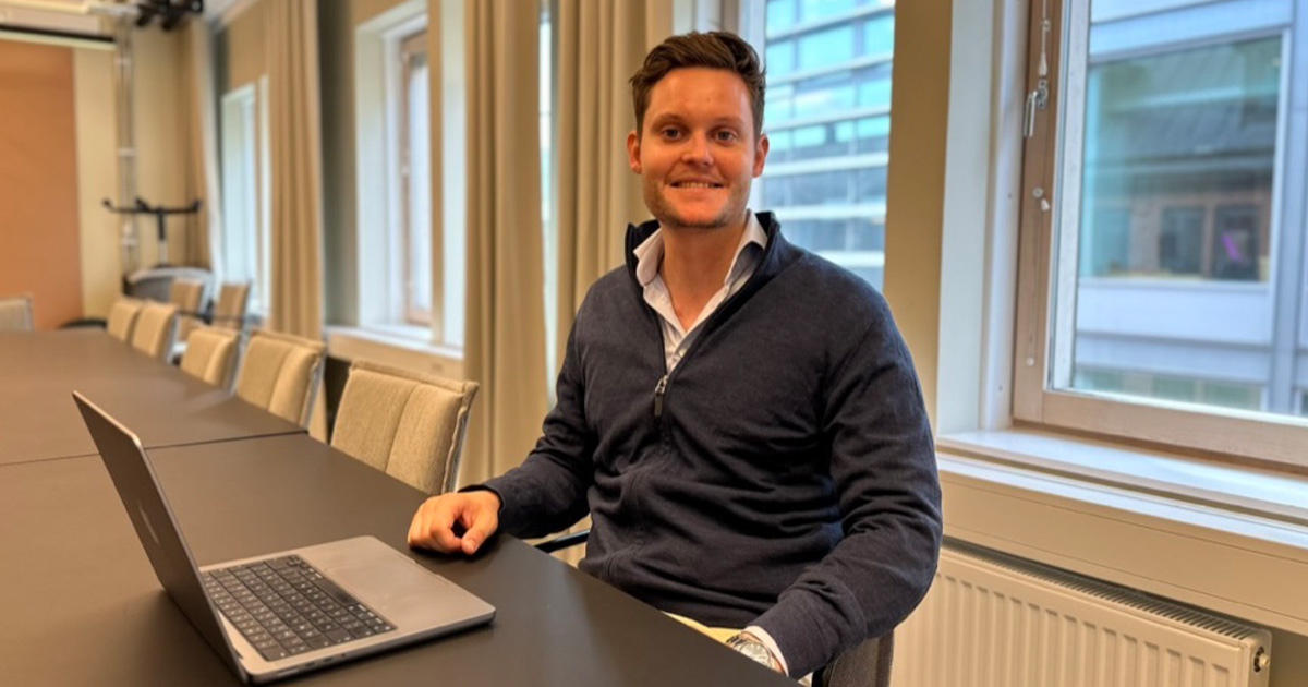 Unga män använder #GenAI för att jobba mindre, mer än dubbelt så mycket som sina kvinnliga jämnåriga.

Vår undersökning visar tydliga skillnader i hur #AI används i vardagen, beroende på kön och inkomst.

Läs mer om insikterna här: brnw.ch/21wTDcB

#SolitaLife