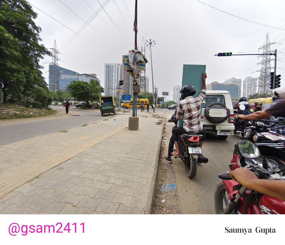 Millenium city's identity! 
अतिक्रमण हटाने के साथ फुटपाथ को मेंटेन भी करना होता है <a href="/MunCorpGurugram/">MCG</a> <a href="/cmohry/">CMO Haryana</a> <a href="/NayabSainiBJP/">Nayab Saini</a> <a href="/OfficialGMDA/">GMDA</a> <a href="/RaoNarbir/">Rao Narbir Singh</a> <a href="/Rao_InderjitS/">Rao Inderjit Singh</a> <a href="/Rajrani4bjp/">Rajranimalhotra</a>