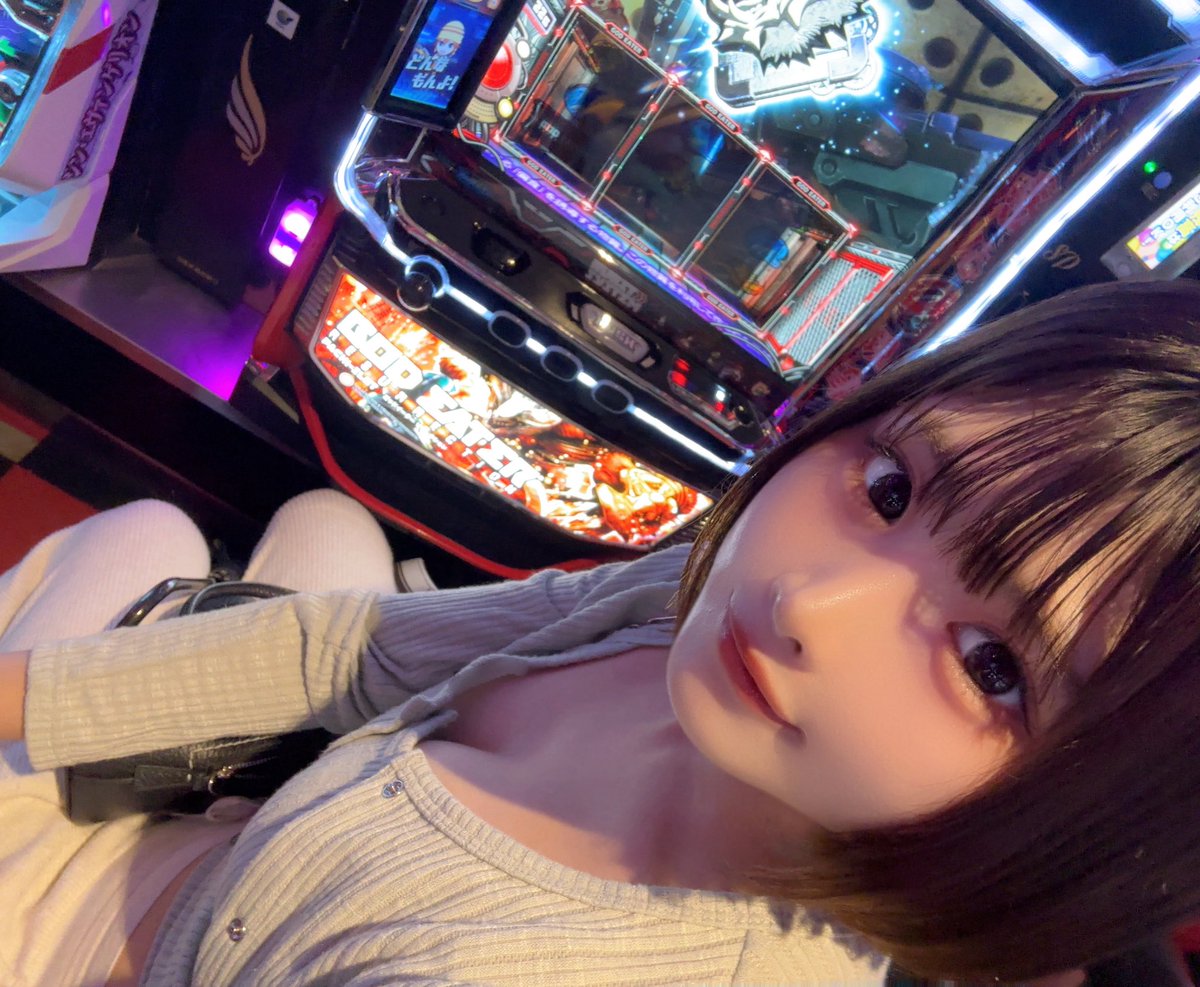 rioneru_331's tweet image. おひさしぶりゴッドイーター🔥
実家のような安心感。
がんばるはんにばる🎶

炎炎と迷ってたんだけどもう全台ボーナス入ってる、しかも既に粘れるお声が😳こ、これは…ッ

#123弁天町店 様
#鬼緑取材👹🟢👹 PR
【朝イチ🈵】
▶︎▶︎▶︎3台以上構成機種がやはり人気🌟…