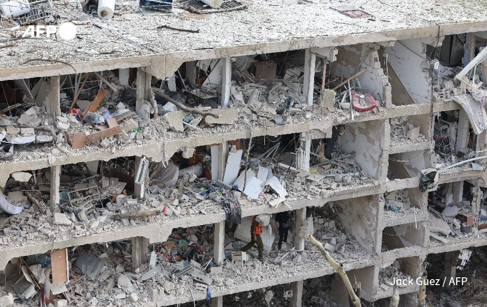 Iran signals halt to strikes if Israel stops.

Iran's foreign minister says Tuesday Tehran does not intend to continue its strikes if Israel stops its attacks, hours after Trump announced a staggered ceasefire. So far, there has been  no confirmation from Israel on ending the