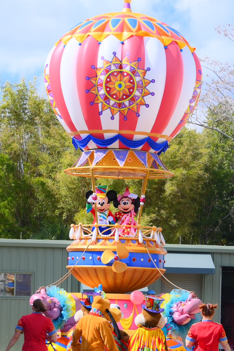 Memetan989's tweet photo. Disney festival of fantasy parade
また観たいなぁ🥰
コス完全版1回しか観れなかった🥺 https://t.co/stLf2wpXsR