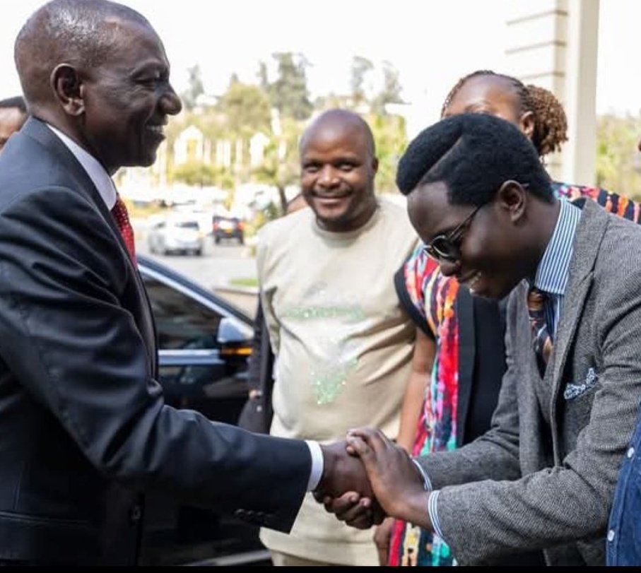 sciimfkt's tweet photo. Visit Kenya. https://t.co/zLajNPHcyR