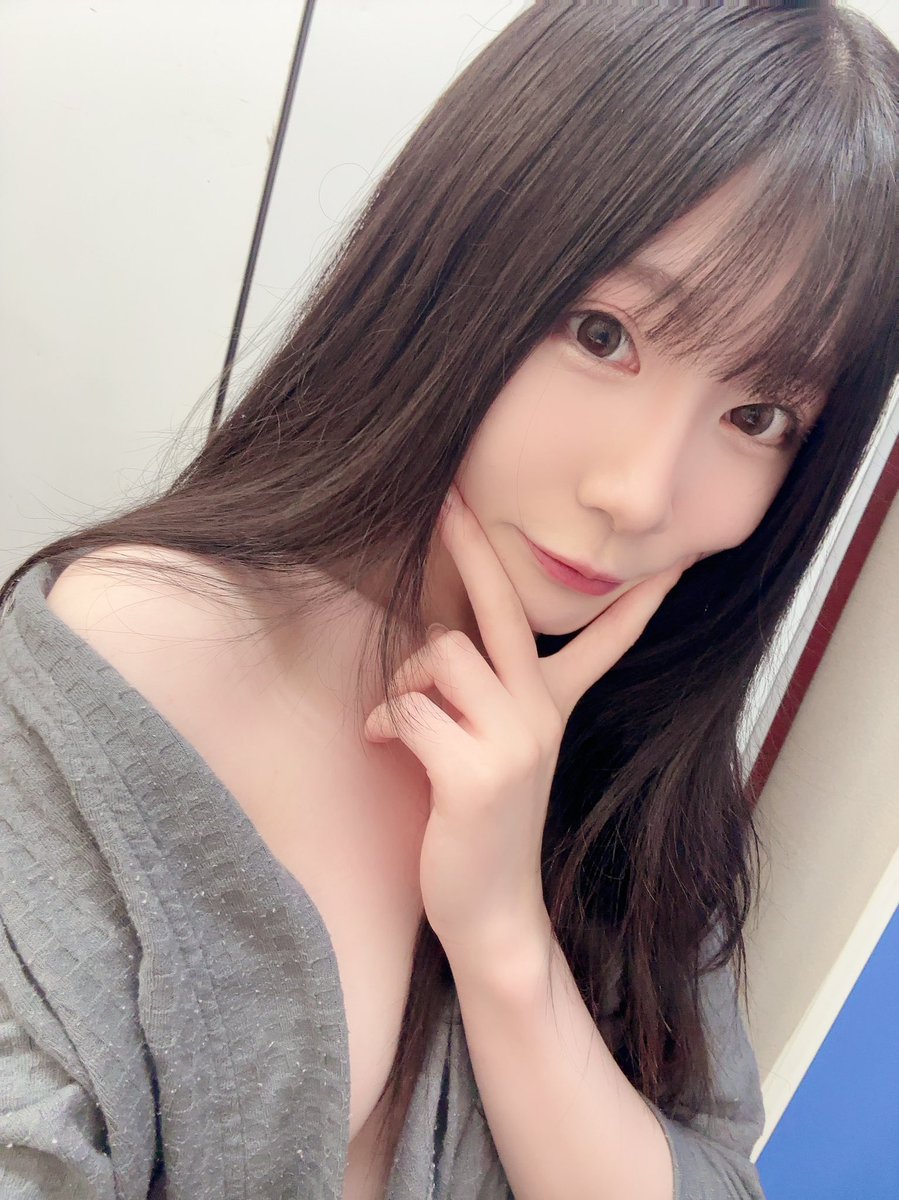 MinamiShirayuri's tweet photo. さつえいちゅっ！💋 https://t.co/foSHgRzwy2