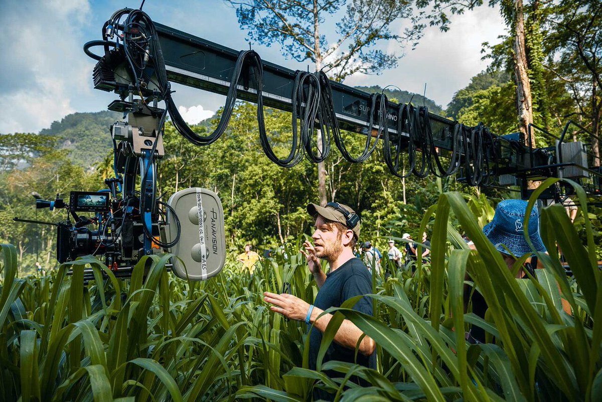 SlasherReviews's tweet image. Everyone say thank you to Gareth Edwards for choosing to shoot JURASSIC WORLD: REBIRTH on film because it shows in easily the best looking film since the original.
A return to its roots of bringing back the wonder, imagination, fear and fun of Jurassic Park.