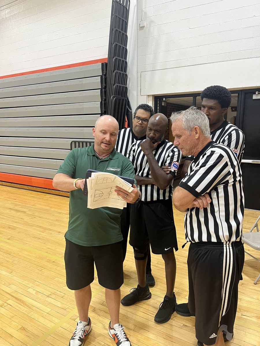 goody_scott's tweet image. That’s a wrap for Summer Basketball Trainings. I’m appreciative of those that donate their time and those that are willing to learn for the betterment of officiating! Continue to improve our craft and get a little bit better every time we step on the floor! Be a sponge. 🧽