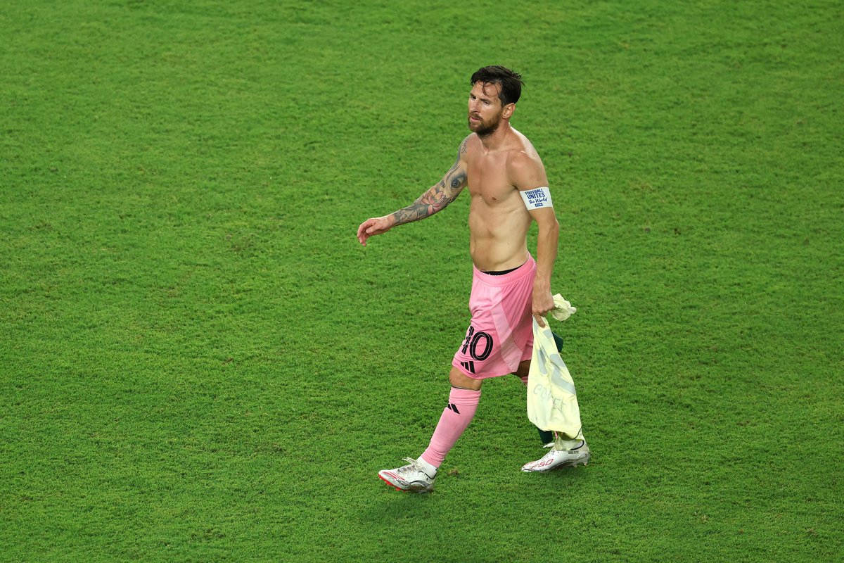 VSports Team (@vsportstm) on Twitter photo Lionel Messi 🇦🇷 NUNCA se fue eliminado de un torneo en fase de grupos, tanto en clubes como en selección. Datazo de <a href="/OptaJavier/">OptaJavier</a>. Lionel Messi 🇦🇷 NUNCA se fue eliminado de un torneo en fase de grupos, tanto en clubes como en selección. Datazo de <a href="/OptaJavier/">OptaJavier</a>.