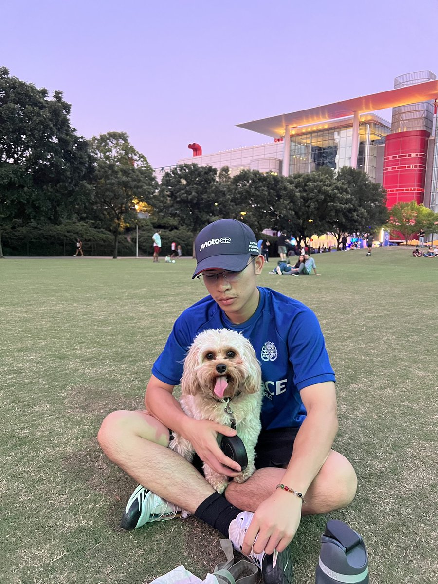 TKYRPLCE's tweet photo. Me n my lil shadow 🐾 https://t.co/rIZlN6KlXq